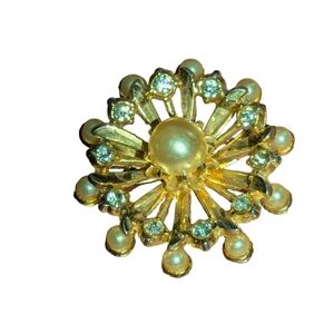 Coro Vintage Signed Brooch Pin circular star sun burst faux pearls and d…
